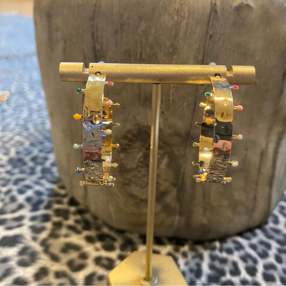 Gold Hammered Hoop Earrings Enamel Dot Detail NWT - Picture 13 of 13